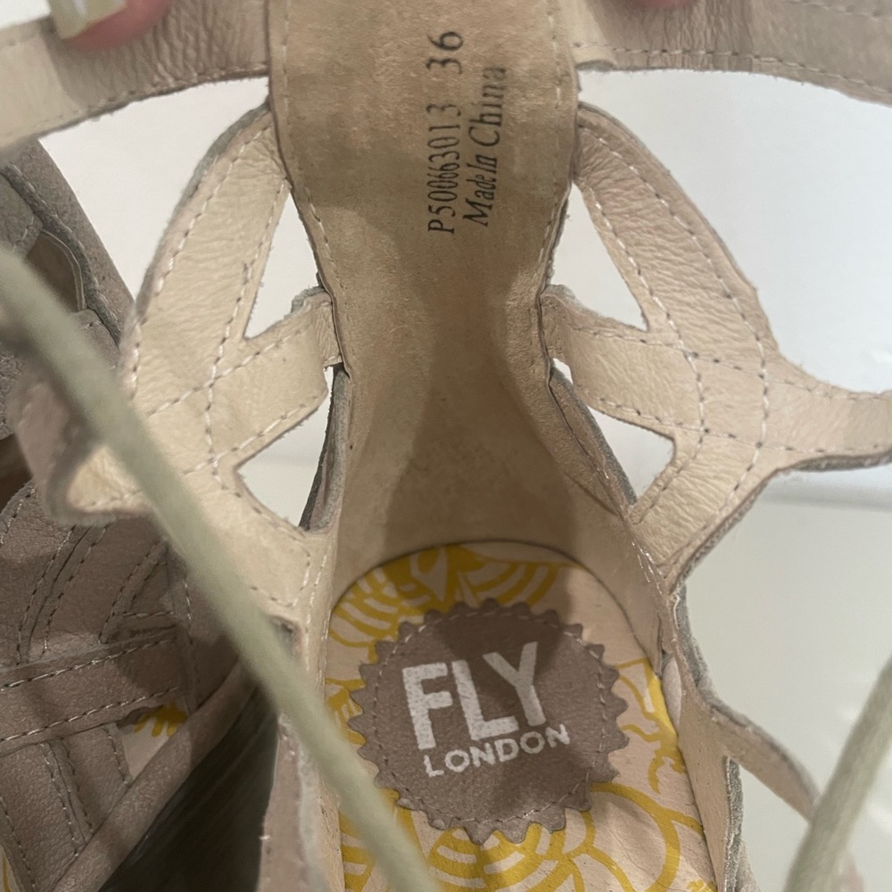 New! Fly London wedge Sandals - Picture 7 of 7